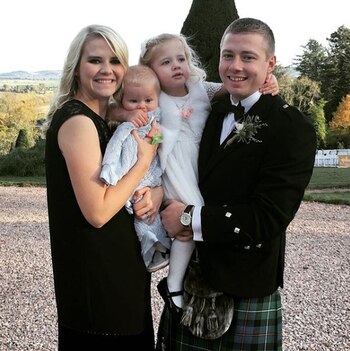 Elizabeth Smart con su esposo