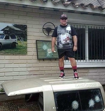 Uno de los visitantes se