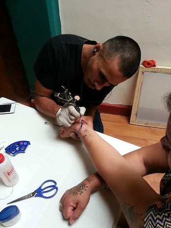 Marco Antonio combina su trabajo