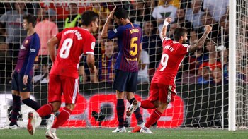 (Reuters) El Barcelona transita un