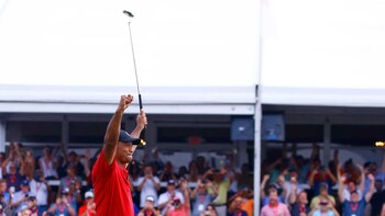 Tiger Woods volvió a jugar después de diversos inconvenientes (Reuters)