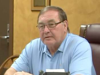 Para el sheriff del poblado