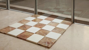 “Neocolonial”, el tablero ensangrentado