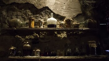 A unos metros del cuerpo,