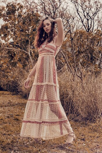 Vestido de tul bordado con puntilla