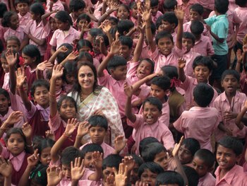 No sólo estará al frente