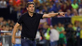 Pellegrino ayer dando una indicación