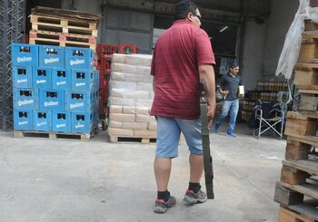 Palacio recorre el depósito de