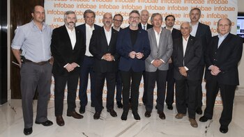 Luis Novaresio junto a los