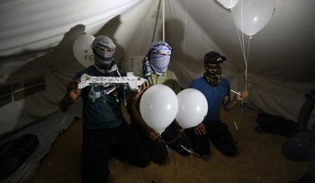 Las cometas incendiarias han provocado