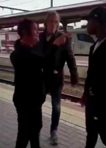 El joven dominicano fue increpado