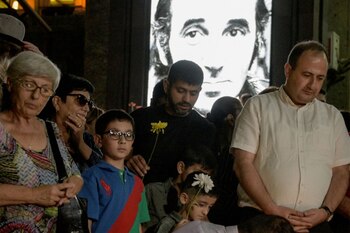 Cientos de personas rinden homenaje