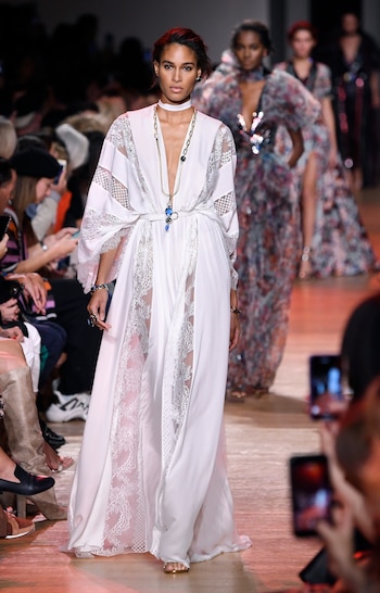 Elie Saab en pasarela, un