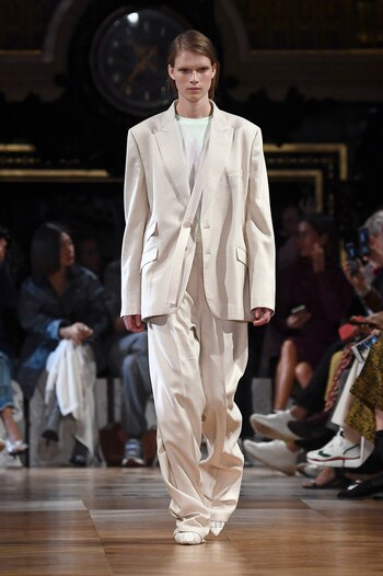 Traje oversized, un must en