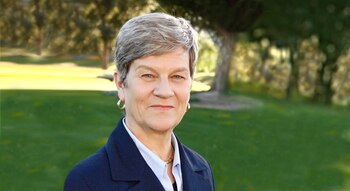 Kathleen Hall Jamieson estudia hace