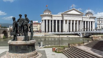 Ubicado en la península balcánica,