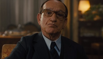 Ben Kingsley interpreta a Adolf