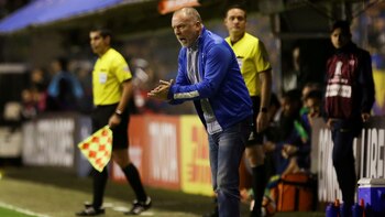 Menezes, de 56 años, surgió