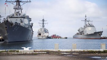 El destructor estadounidense USS Gravely