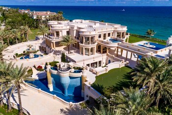 Cascadas, fuentes y piscinas infinitas