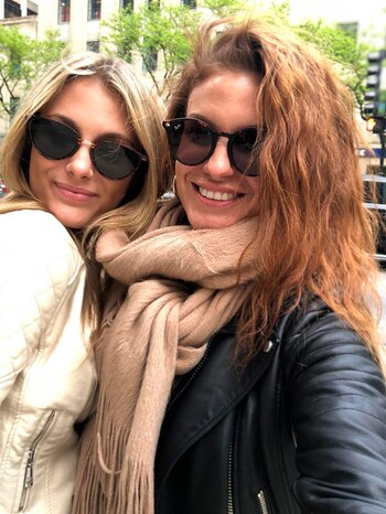 Mollie Gould y Paula Peralta