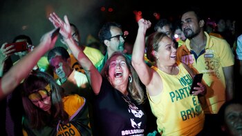 Simpatizantes de Bolsonaro celebran el