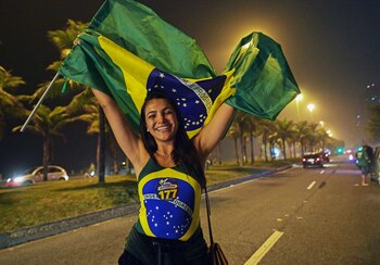 Festejos por la victoria de Jair Bolsonaro en la primera vuelta (AFP)