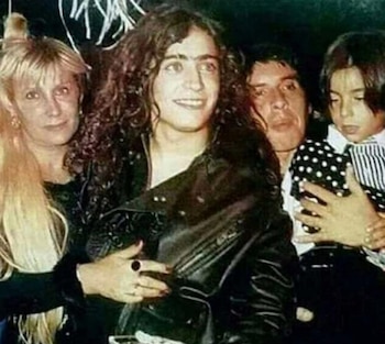 Ulises y su familia, acompañando