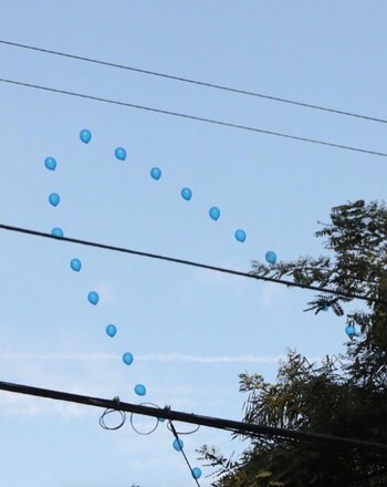 La suelta de globos que