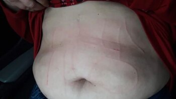 “Ollas no”, le habrían escrito