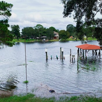 Los barrios de Fort Walton Beach ya sufren las inundaciones
