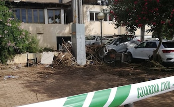 Aspecto que presentaba hoy la localidad de Sant Llorenç des Cardassar (Mallorca), tras las inundaciones y el desbordamiento de torrentes, provocados ayer por las fuertes lluvias en la isla, que han causado la muerte de al menos nueve personas (EFE)