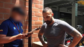 Los detenidos se escondían en un exclusivo sector de Medellin. Un canadiense que trabajó con ellos está prófugo