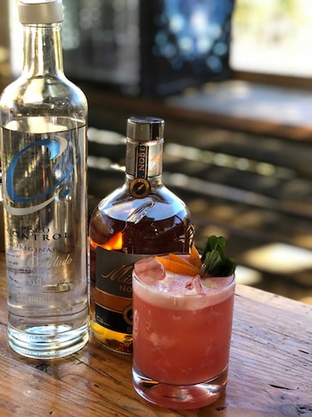 Trago de autor en base