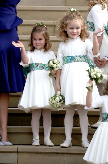 Charlotte simpática saludando