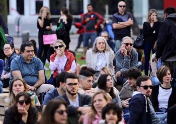 Anne Carson esucha Julieta Venegas