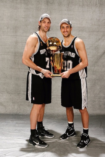 Emanuel Ginóbili y Fabricio Oberto,