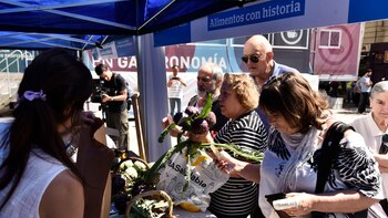 El público puede comprar y