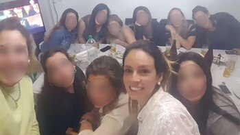 Julieta Silva, con sus amigas,