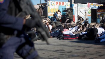 La policía nacional se cubre