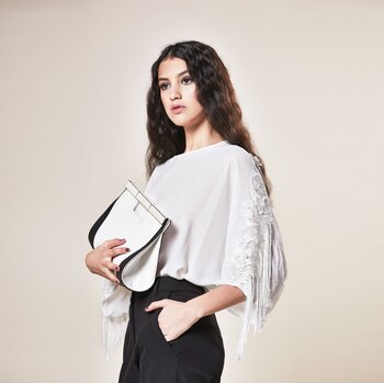 Blusa de gasa con encaje