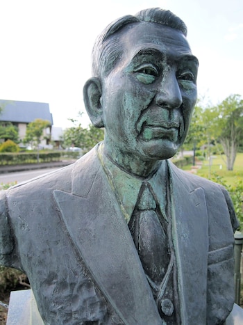 Un busto de Chiune Sugihara