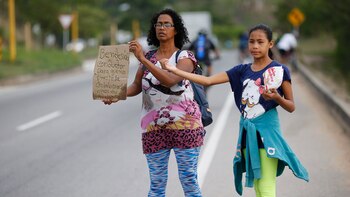 Una madre venezolana y su
