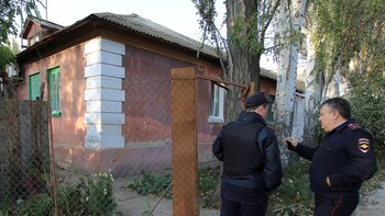 Los policías rusos están en