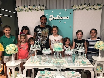 Fabián Cubero junto a sus