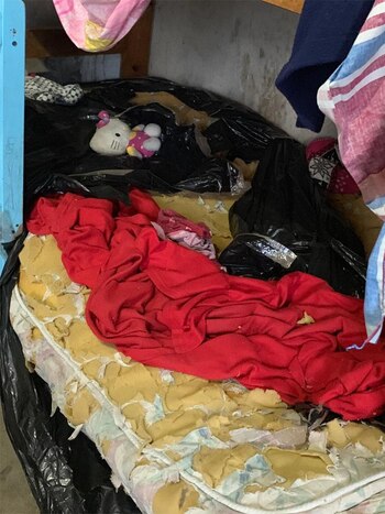 La cama y el colchón