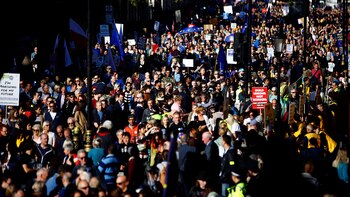 (REUTERS/Henry Nicholls)