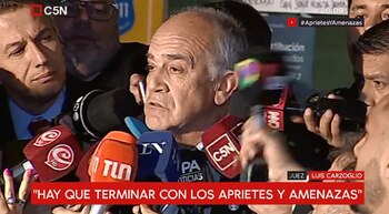 “A mí, como juez, no me van a apretar ni perseguir con estos carpetazos, ¿ok? Tengo una conducta intachable avalada por años deee….”, dijo el magistrado, y en ese momento se le hizo una laguna maradoniana y fueron a un corte de media hora.