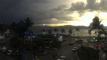 Los cielos del Pacífico comenzaron