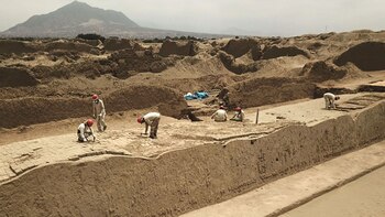 En Chan Chan están trabajando